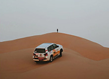 华体会官方网站-维特尔献歌告别法拉利 获赠巨型分站冠军纪念奖杯