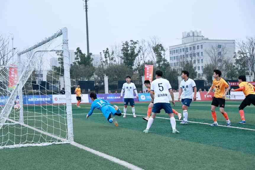 华体会官方入口-合肥城市足球联赛肥东主场首战激情开赛